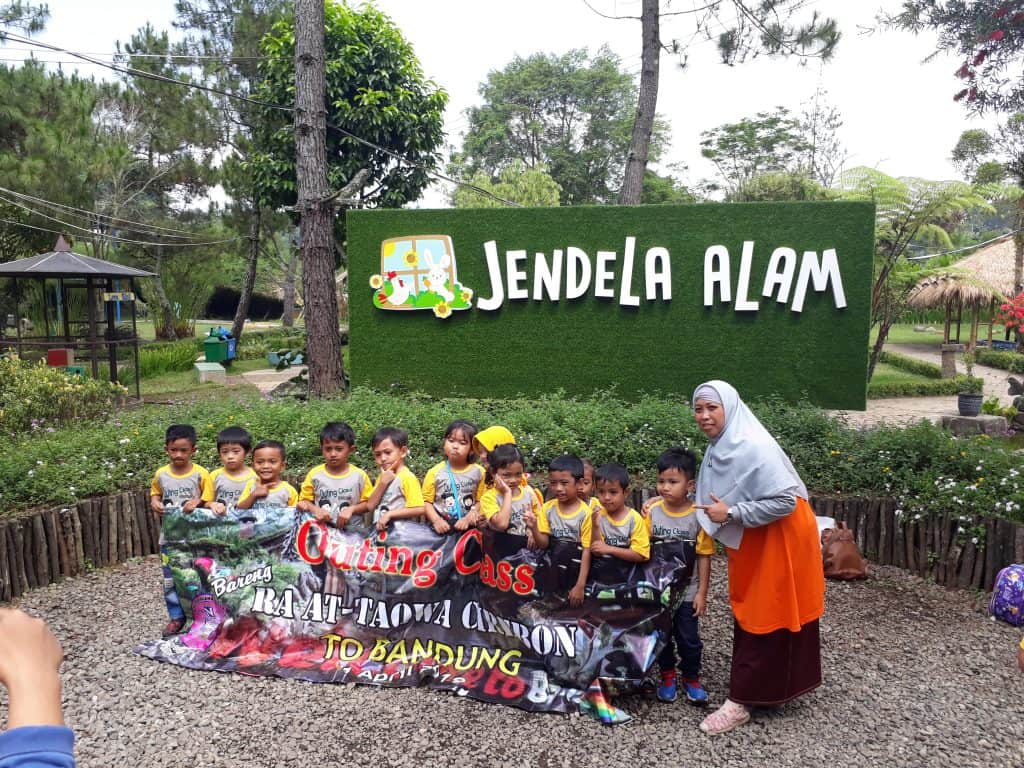 Wisata Mengenal Alam RA Attaqwa Kota Cirebon - Masjid Raya 