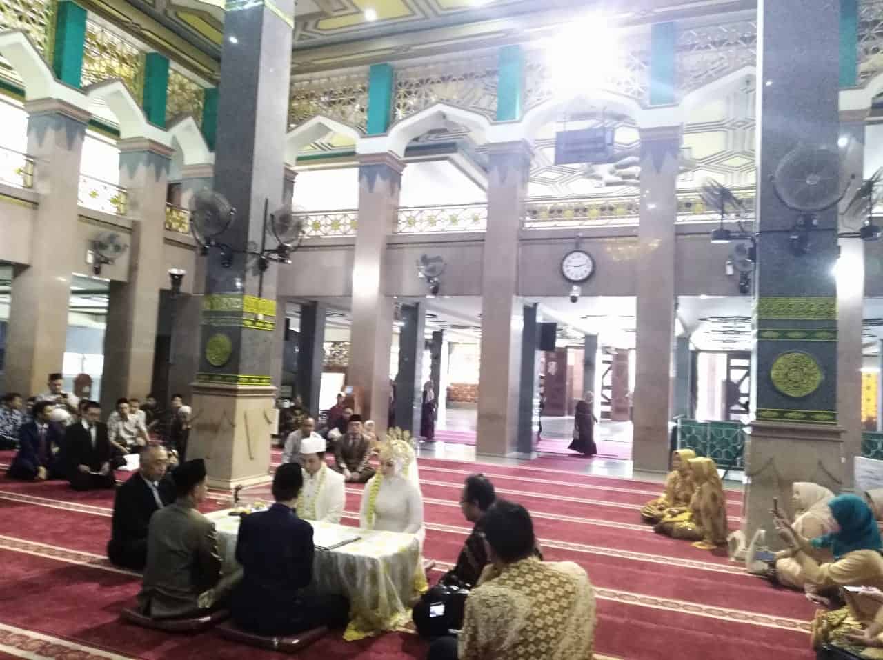 Akad nikah di masjid