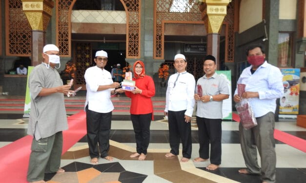 PDI-P JUMAT BERKAH DI AT-TAQWA