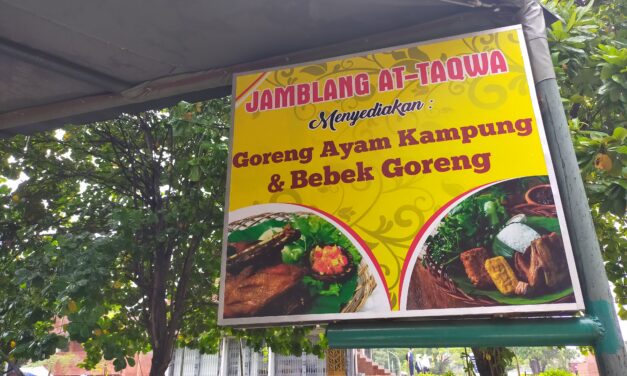 Lengkapi Wisata Kuliner Masjid, Attaqwa Sajikan Ayam Goreng Kampung