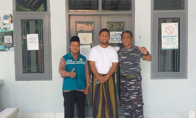 Beri Sunat Gratis, At-Taqwa Sempurnakan Muallaf di Klinik TNI AL