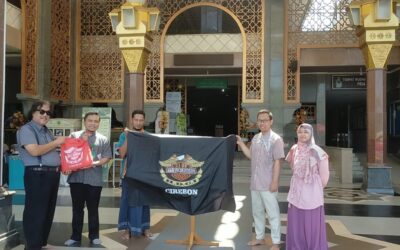 Berbagi di Bulan Ramadhan, HDCI Cirebon Berikan Sembako Gratis untuk Marbot Masjid At-Taqwa