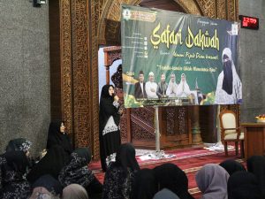 At-Taqwa hadirkan Umi Pipik mencharging Spirit Keislaman Muslimah Cirebon