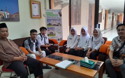 Koperasi At-Taqwa menerima siswa Jurusan Akuntansi dan Teknik Komputer Jaringan SMK Wahidin Kota Cirebon yang akan melakukan Praktik Kerja Industri (PRAKERIN).