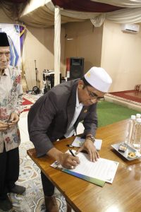 Penandatanganan Piagam Deklarasi Pilkada Damai 2024 Forum Silaturahim Islamic Centre Ciayumajakuning