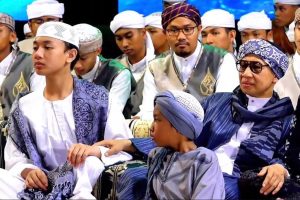 Buya Yahya pada Malam CInta Rosul 2024 di Masjid Raya At-Taqwa Kota Cirebon