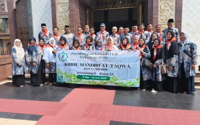 30 Jamaah Haji Perdana KBIHU Attaqwa Kota Cirebon Resmi Dilepas, Momentum Bersejarah Pasca Perubahan Status