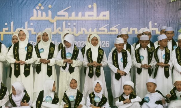 RTQ Attaqwa Wisuda 75 Santri Tahfidz di Cirebon