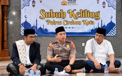 Kapolres Cirebon Kota Subuh Berjamaah di Masjid Raya At-Taqwa, Perkuat Silaturahmi dan Sinergi